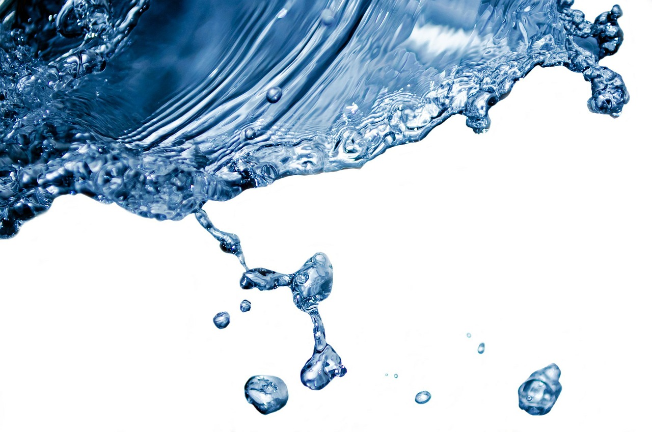 water, splash, drops-164964.jpg